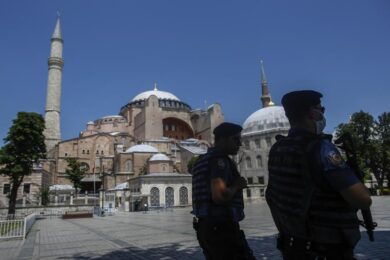 Turchia, Erdogan trasforma Santa Sofia in moschea