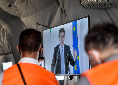 Mose, paratoie alzate: Laguna di Venezia isolata dal mare per la prima volta