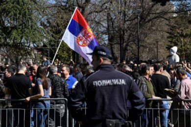 Serbia, proseguono le proteste: il 16 vertice col Kosovo