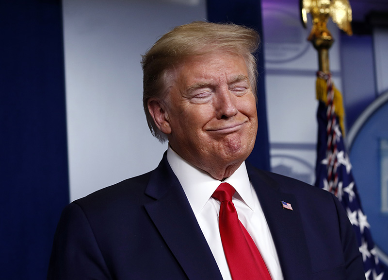 Donald Trump dà la grazia all’amico e socio Roger Stone Donald Trump dà la grazia all’amico e socio Roger Stone