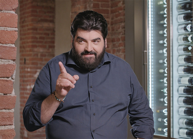 Chef Cannavacciuolo dimagrito tantissimo: ha perso 29 chili e vuole… Chef Cannavacciuolo dimagrito tantissimo: ha perso 29 chili e vuole…