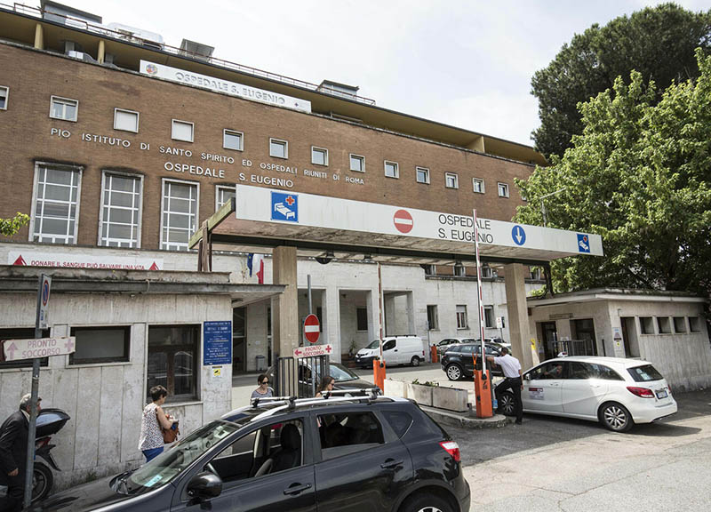 Folla di pazienti al Sant’Eugenio: è caos assembramenti. La denuncia di Codici Folla di pazienti al Sant’Eugenio: è caos assembramenti. La denuncia di Codici