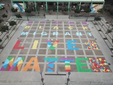 “Human Black Migrant Lives Matter”: maxi murales delle Sardine a Milano