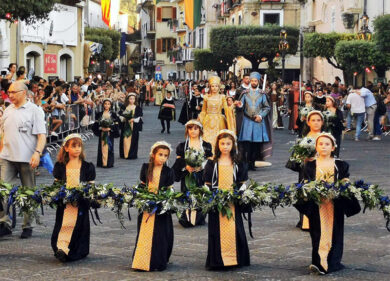 “Alla Tavola della principessa Costanza”, festeggiamenti rinviati per il Covid