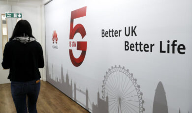 Regno Unito, Huawei esclusa da forniture 5G, Boris Johnson si allinea a Trump