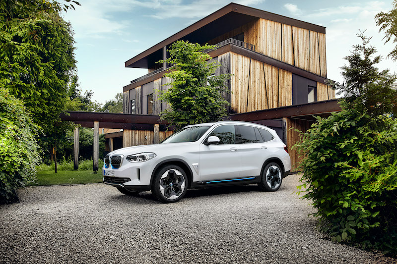 BMW iX3, il primo SAV completamente elettrico BMW iX3, il primo SAV completamente elettrico