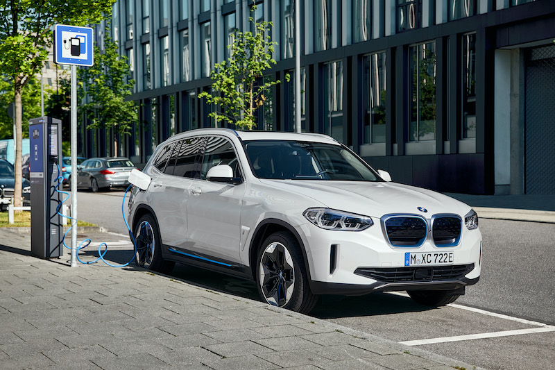 BMW iX3, il primo SAV completamente elettrico BMW iX3, il primo SAV completamente elettrico