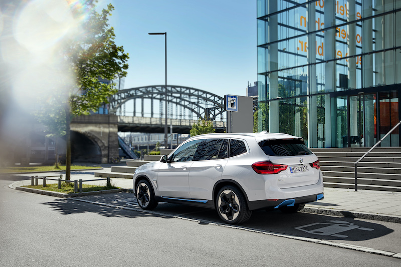 BMW iX3, il primo SAV completamente elettrico BMW iX3, il primo SAV completamente elettrico