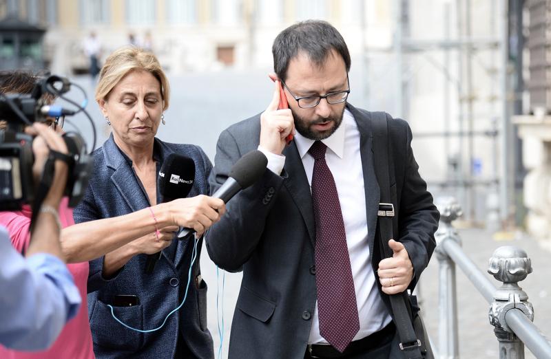 Ilva, piano Patuanelli: renderla un’acciaieria totalmente green con fondi Ue Ilva, piano Patuanelli: renderla un’acciaieria totalmente green con fondi Ue