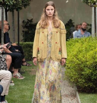 Sfilata-simbolo per D&G, passerella all’Humanitas. Evento live anche per Etro