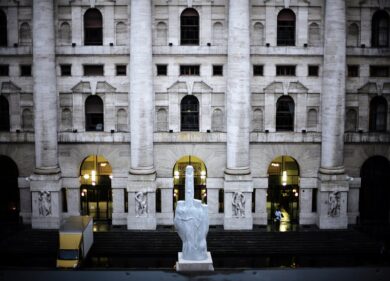 Borse Ue deboli, Piazza Affari ok ai massimi da marzo