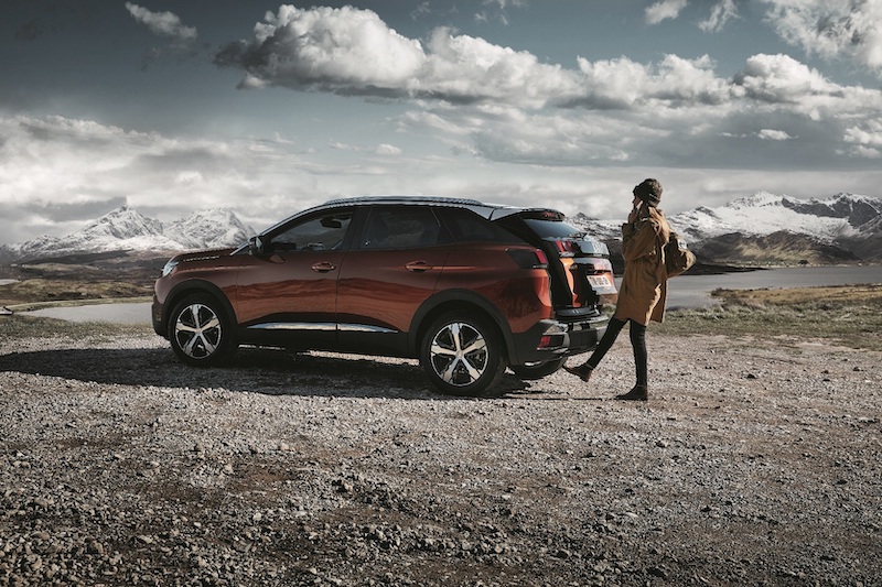 Peugeot: l’Hands Free System, il portellone si apre a mani libere Peugeot: l’Hands Free System, il portellone si apre a mani libere