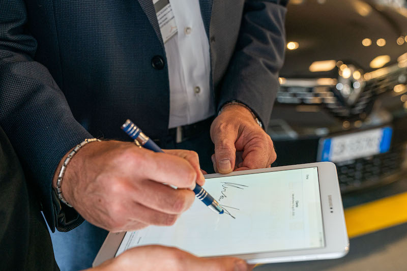 Renault sempre più trasparente e disponibile nella relazione con la clientela Renault sempre più trasparente e disponibile nella relazione con la clientela