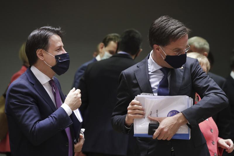 Galleria foto 'Ue,si tratta ad oltranza a Bruxelles.Bozza: 400 mld di aiuti e 350 di prestiti' - foto 1