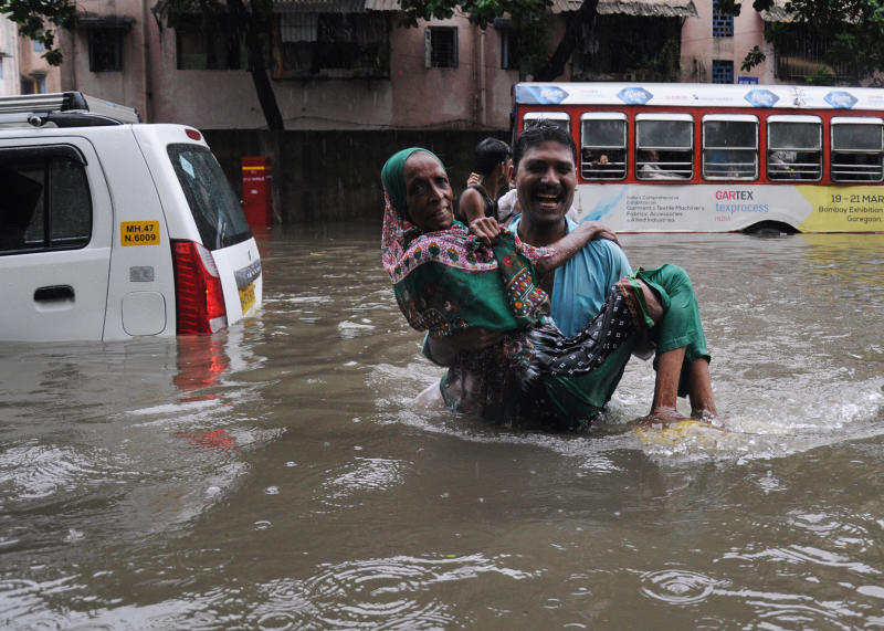 Asia, oltre 200 morti e 4 milioni di sfollati per i monsoni in India e Nepal Asia, oltre 200 morti e 4 milioni di sfollati per i monsoni in India e Nepal