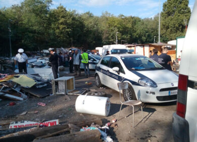 Campi rom, via Candoni come Castel Romano. Bomba nomadi innescata
