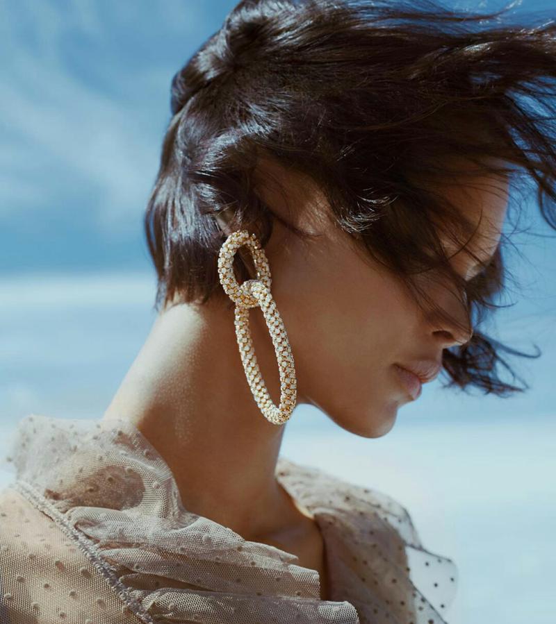 Moda, in arrivo su H&M la capsule dell’araba Sandra Mansour Moda, in arrivo su H&M la capsule dell’araba Sandra Mansour