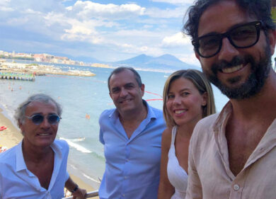 Dopo la pandemia Napoli accoglie tutti, anche lo juventino Massimo Giletti