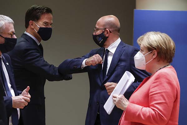 Consiglio Ue, foto della maratona. Gli scatti dei protagonisti a Bruxelles Consiglio Ue, foto della maratona. Gli scatti dei protagonisti a Bruxelles