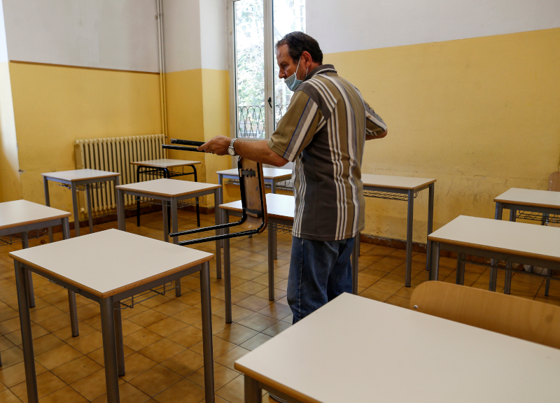Scuola, a Roma è emergenza banchi e aule: “A settembre ancora lezioni online” Scuola, a Roma è emergenza banchi e aule: “A settembre ancora lezioni online”