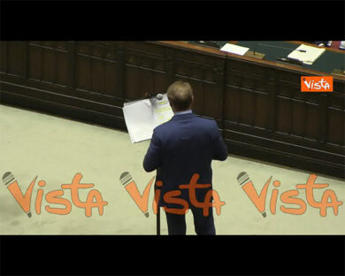Lollobrigida (Fdi) in aula cita ‘l’onomatopeico’ Rutte
