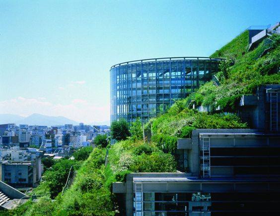 Giappone: compie 25 anni Acros Fukuoka, antenato del Bosco Verticale di Milano