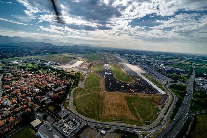 Allagamenti anche all’aeroporto di Orio al Serio: voli regolari Allagamenti anche all’aeroporto di Orio al Serio: voli regolari