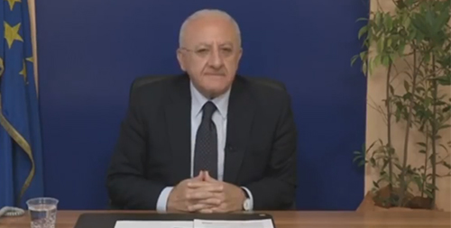 De Luca: “Mie campagne contro la Lombardia? Invenzioni disgustose”. VIDEO De Luca: “Mie campagne contro la Lombardia? Invenzioni disgustose”. VIDEO