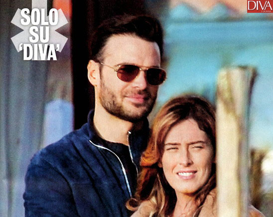 Maria Elena Boschi a Ischia, frangetta e shorts. Giulio Berruti: “La amo”