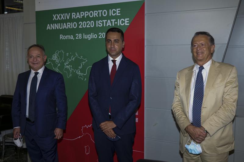 Galleria foto 'Effetto Covid sull’export, persi tre anni. A fine anno flessione del 12%' - foto 1