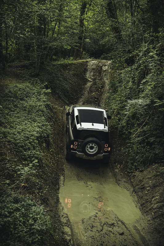 Tradizione e innovazione per la nuova Land Rover Defender Tradizione e innovazione per la nuova Land Rover Defender