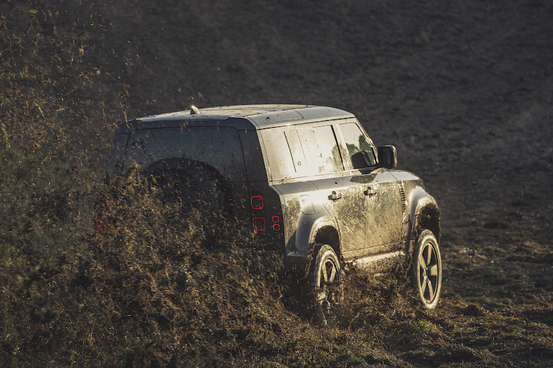 Tradizione e innovazione per la nuova Land Rover Defender Tradizione e innovazione per la nuova Land Rover Defender