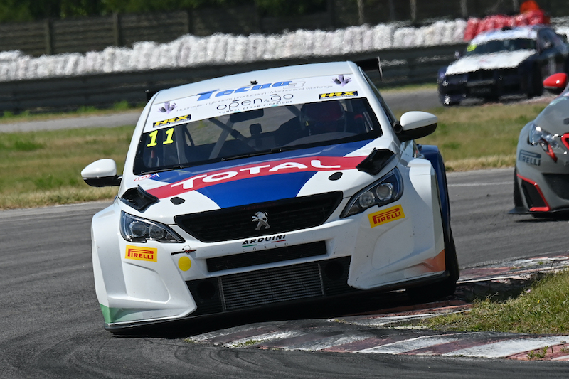 PEUGEOT 308TCR sale sul podio del Trofeo Supercup a Magione PEUGEOT 308TCR sale sul podio del Trofeo Supercup a Magione