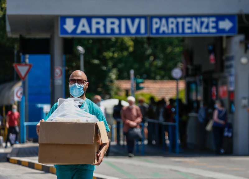 Coronavirus Lazio, casi triplicati: 34 nuovi positivi, 16 vengono dall’estero