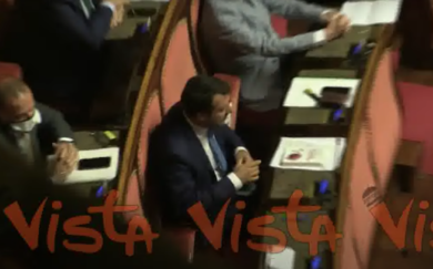 Lega, Salvini al Senato senza mascherina: richiamato dai colleghi