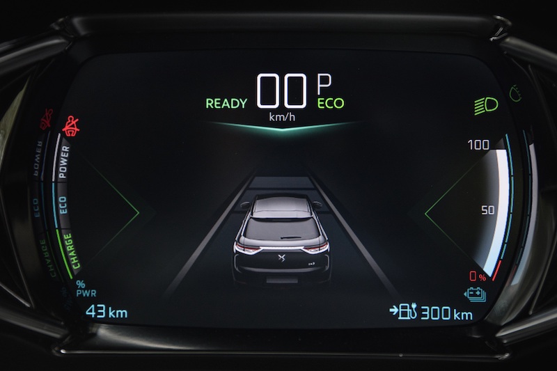 DS 3 CROSSBACK E-TENSE: 100 % elettrico con un autonomia di 320 km DS 3 CROSSBACK E-TENSE: 100 % elettrico con un autonomia di 320 km