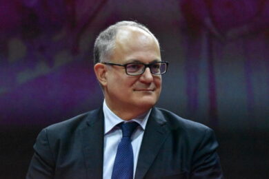 Dl agosto, bozza: Cig selettiva, stop licenziamenti, assegni invalidi e bonus