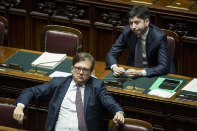 Speranza: “Dati preoccupanti, la battaglia contro il Covid-19 non è vinta”