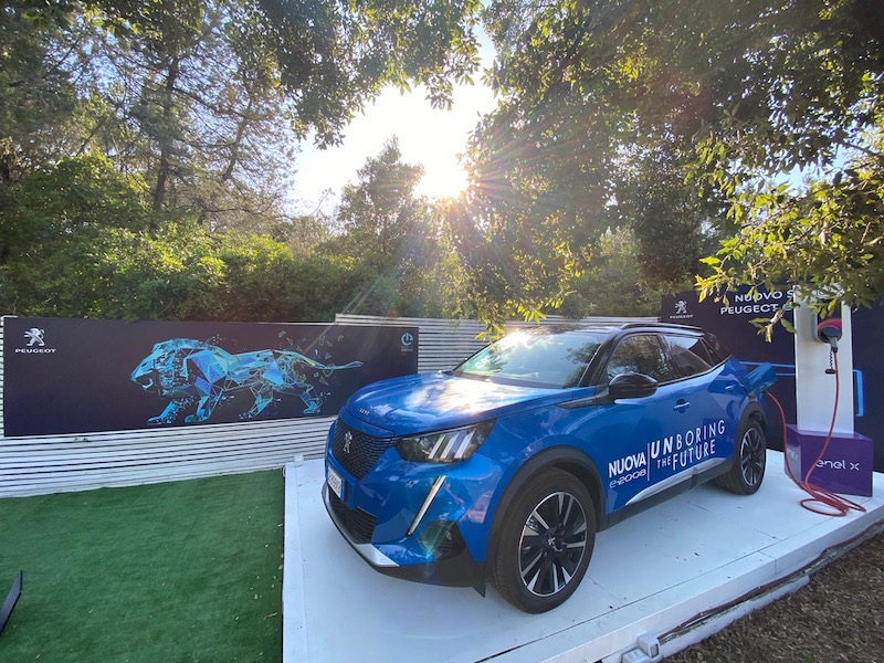 L’elettrico Peugeot approda al Country club di Porto rotondo L’elettrico Peugeot approda al Country club di Porto rotondo