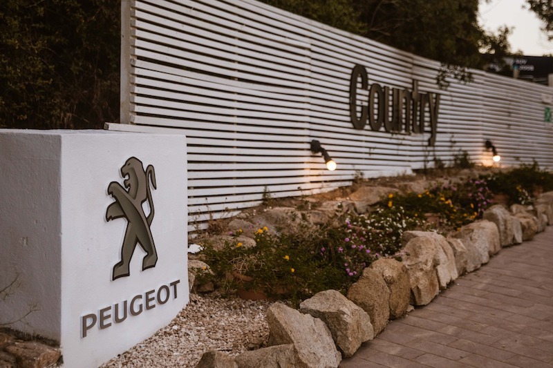 L’elettrico Peugeot approda al Country club di Porto rotondo L’elettrico Peugeot approda al Country club di Porto rotondo
