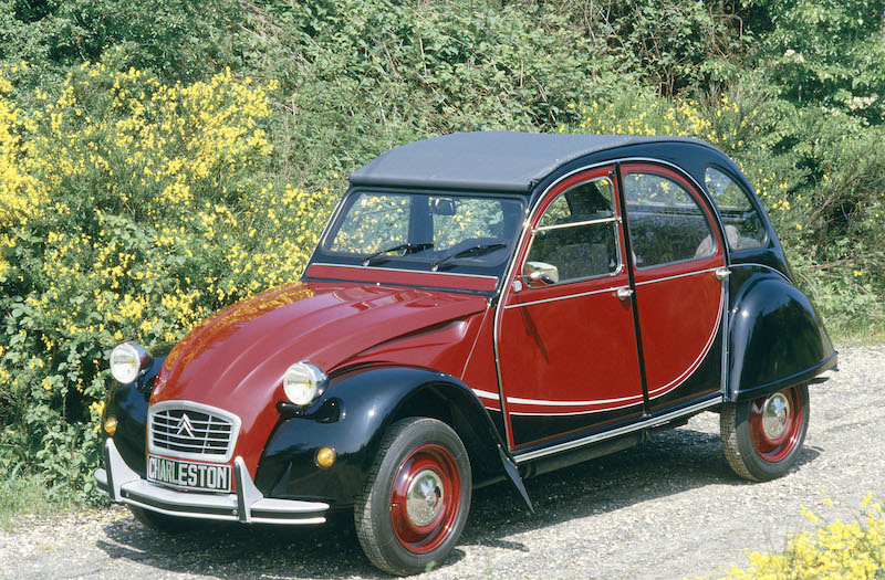 30 anni fa l’ultima Citroen 2CV esce dalla catena di montaggio 30 anni fa l’ultima Citroen 2CV esce dalla catena di montaggio