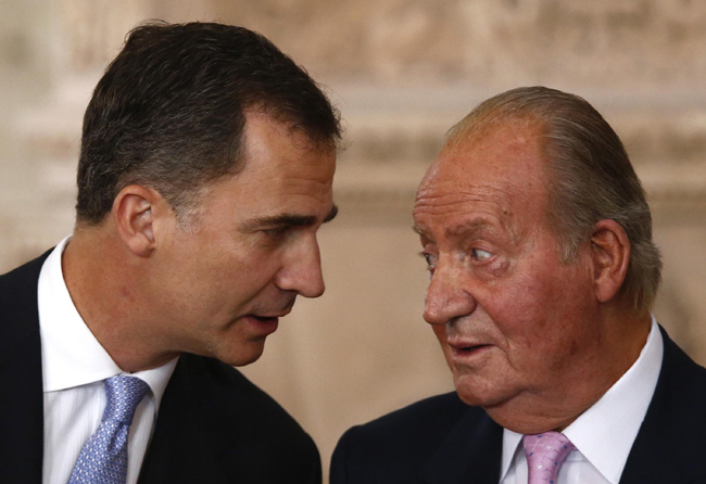 Spagna, Juan Carlos indagato per corruzione: il re emerito lascia il paese Spagna, Juan Carlos indagato per corruzione: il re emerito lascia il paese