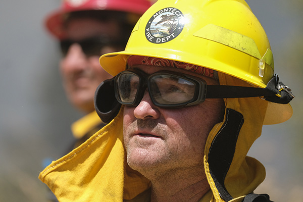 California, vasto incendio a est di LA: 8000 persone evacuate California, vasto incendio a est di LA: 8000 persone evacuate