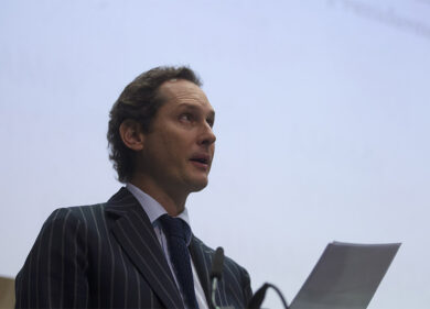 Classifica Top Manager: Elkann davanti a luglio, poi Starace e Messina