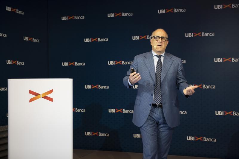 Ubi, Massiah lascia la banca con utili boom. Poteri al vice dg Elvio Sonnino Ubi, Massiah lascia la banca con utili boom. Poteri al vice dg Elvio Sonnino