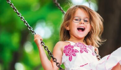 Come scoprire i problemi di vista dei bambini attraverso il gioco