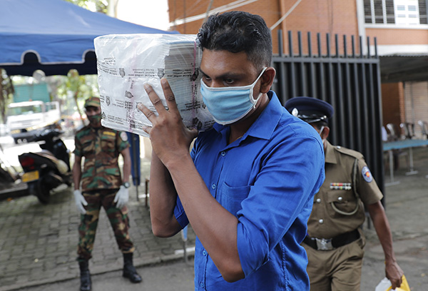 Sri Lanka al voto tra Cina e India. Rajapaksa vuole la maggioranza assoluta Sri Lanka al voto tra Cina e India. Rajapaksa vuole la maggioranza assoluta