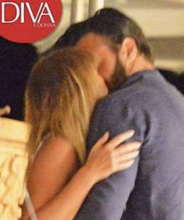 Maria Elena Boschi e Berruti: che bacio passionale! FOTO