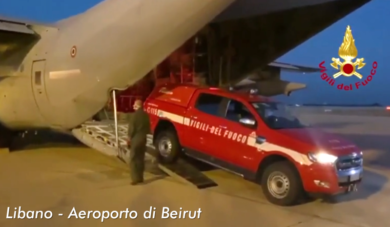 Fontana “Siamo vicini al Libano”. Atterrati a Beirut vigili del fuoco lombardi