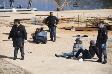 Migranti, dalla Tunisia stretta sulle partenze. Di Maio: ‘Ecco i risultati’